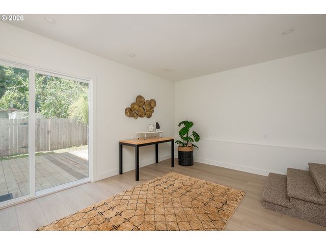 5812 Se WESTFORK St, Portland, OR 97206