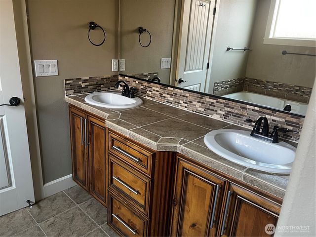 1506 S Dusky Drive, Ridgefield, WA 98642
