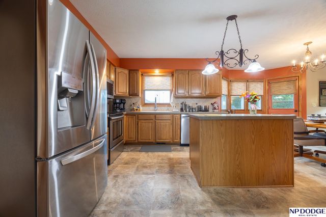 6840 Stephanie Lane, Lincoln, NE 68516