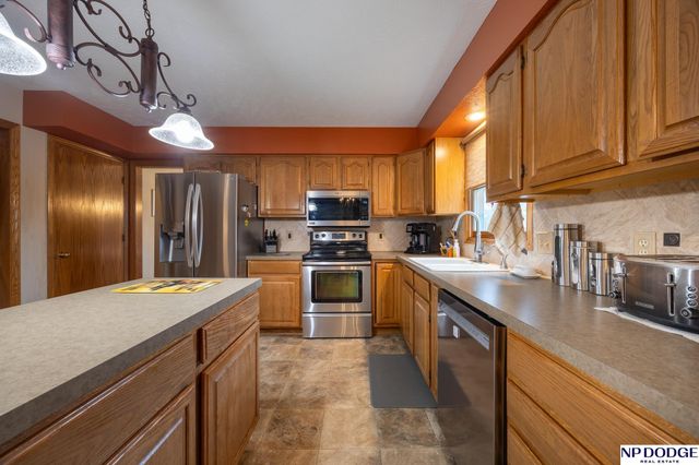 6840 Stephanie Lane, Lincoln, NE 68516