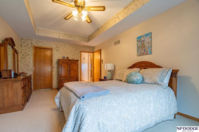 6840 Stephanie Lane, Lincoln, NE 68516