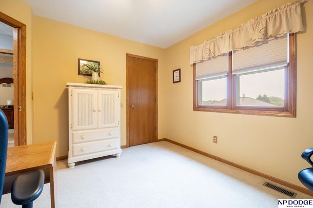 6840 Stephanie Lane, Lincoln, NE 68516