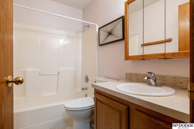 6840 Stephanie Lane, Lincoln, NE 68516