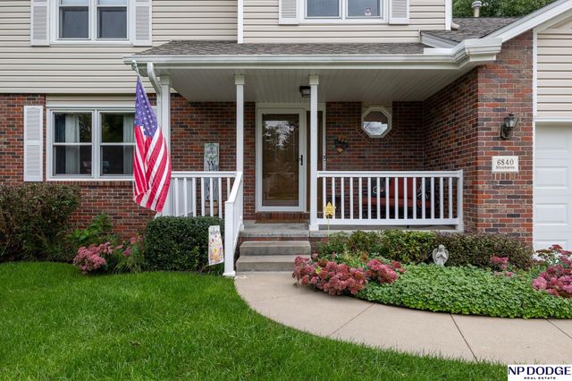 6840 Stephanie Lane, Lincoln, NE 68516