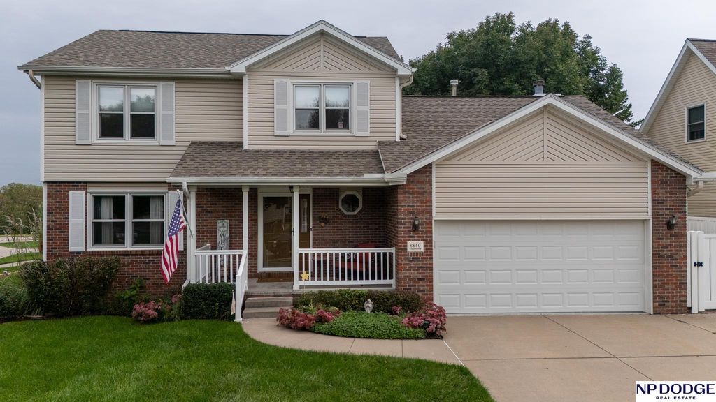 6840 Stephanie Lane, Lincoln, NE 68516
