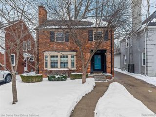 464 Mckinley Avenue, Grosse Pointe Farms, MI 48236