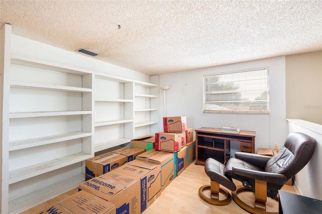 6809 TWELVE OAKS BOULEVARD, Tampa, FL 33634