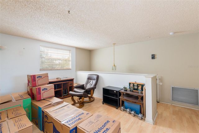 6809 TWELVE OAKS BOULEVARD, Tampa, FL 33634