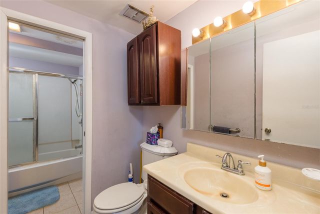 6809 TWELVE OAKS BOULEVARD, Tampa, FL 33634