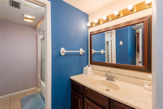 6809 TWELVE OAKS BOULEVARD, Tampa, FL 33634