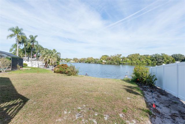 6809 TWELVE OAKS BOULEVARD, Tampa, FL 33634