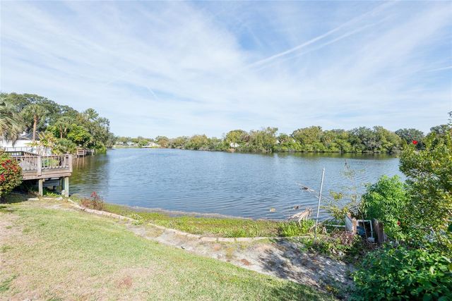 6809 TWELVE OAKS BOULEVARD, Tampa, FL 33634