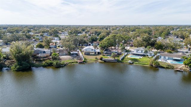 6809 TWELVE OAKS BOULEVARD, Tampa, FL 33634