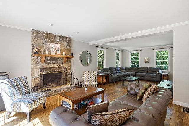 95 Mount Hope, North Attleboro, MA 02760