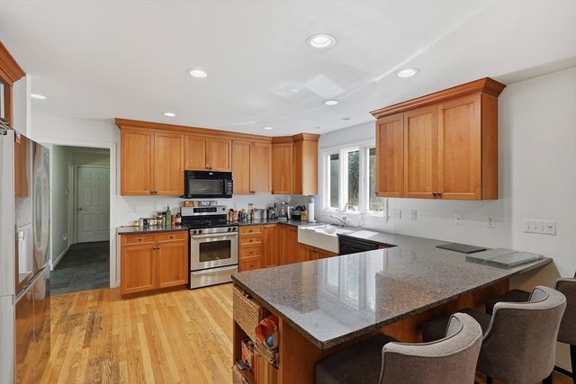 95 Mount Hope, North Attleboro, MA 02760