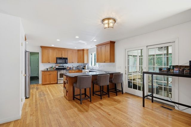 95 Mount Hope, North Attleboro, MA 02760
