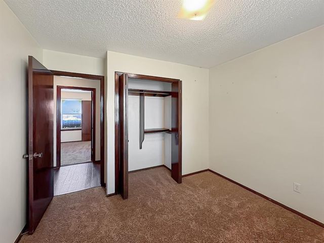 1049 NW 25th Street, Moore, OK 73160