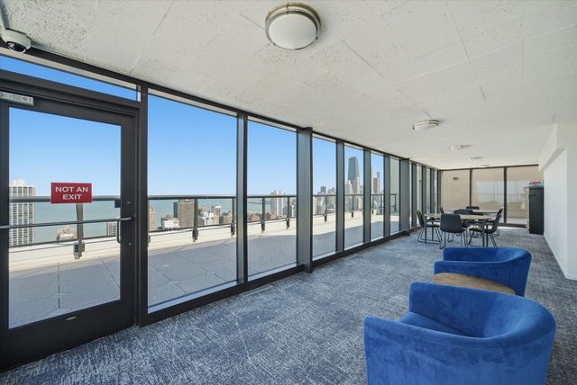 1560 N Sandburg Terrace 509J, Chicago, IL 60610