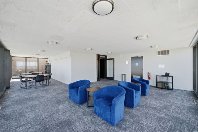 1560 N Sandburg Terrace 509J, Chicago, IL 60610