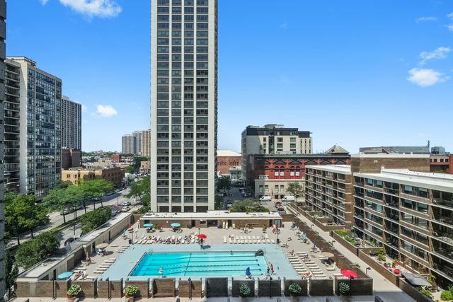 1560 N Sandburg Terrace 509J, Chicago, IL 60610