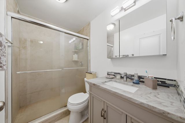 1560 N Sandburg Terrace 509J, Chicago, IL 60610