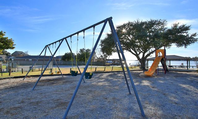 12749 Lake Conroe Hills Drive, Willis, TX 77318