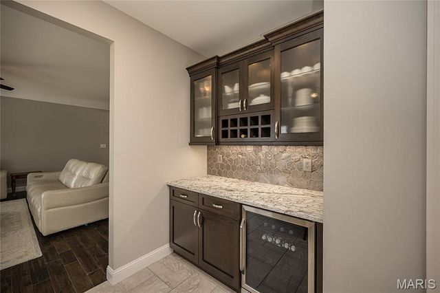18 Kings Crossing Court, St Louis, MO 63129
