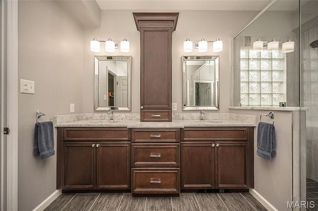 18 Kings Crossing Court, St Louis, MO 63129