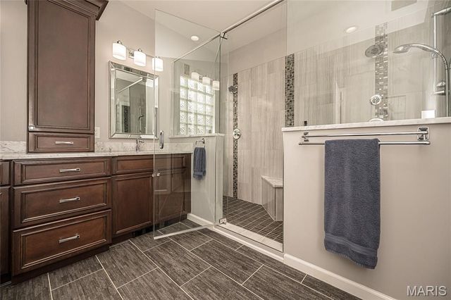 18 Kings Crossing Court, St Louis, MO 63129