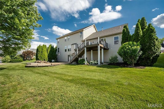 18 Kings Crossing Court, St Louis, MO 63129