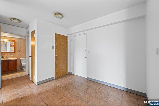 300 Park Street 5G, Hackensack, NJ 07601