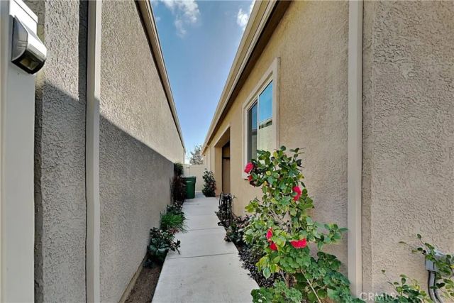 2091 State, Turlock, CA 95380