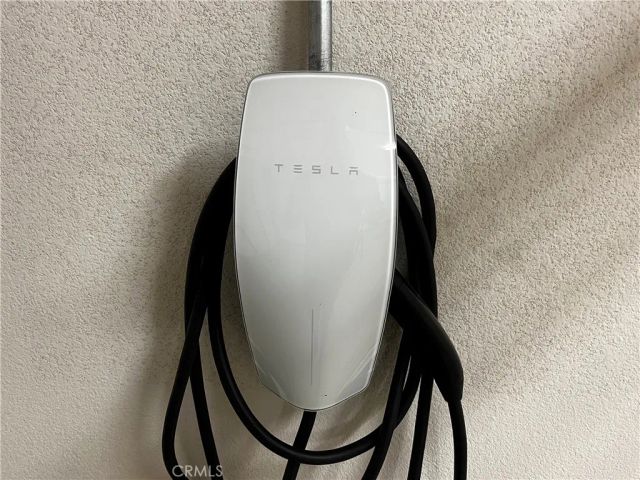 2091 State, Turlock, CA 95380