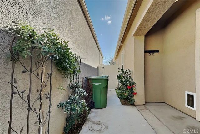 2091 State, Turlock, CA 95380