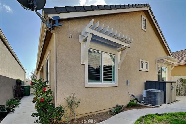 2091 State, Turlock, CA 95380