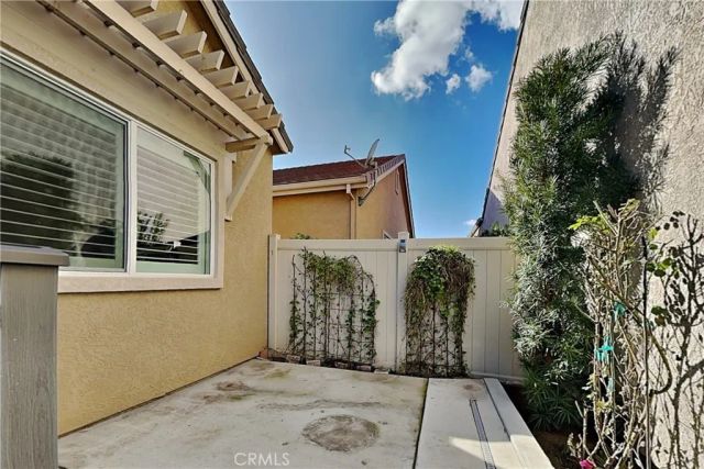 2091 State, Turlock, CA 95380