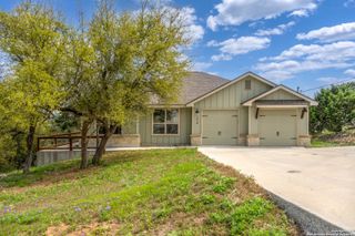 1039 Primrose Path, Canyon Lake, TX 78133