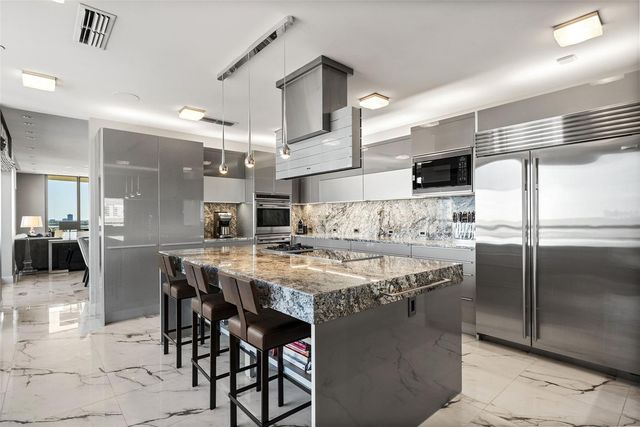 401 S PALM AVENUE 1102, Sarasota, FL 34236