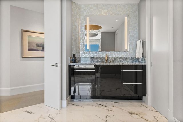 401 S PALM AVENUE 1102, Sarasota, FL 34236