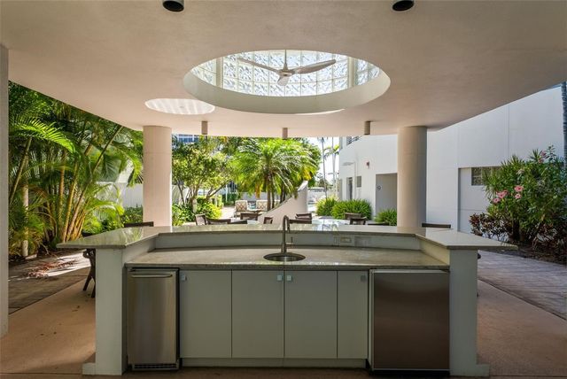 401 S PALM AVENUE 1102, Sarasota, FL 34236