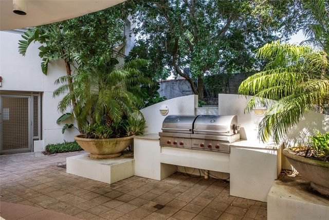 401 S PALM AVENUE 1102, Sarasota, FL 34236