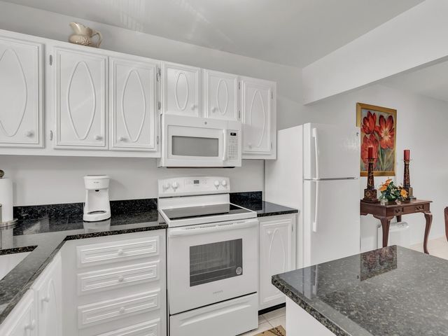 1100 Ponce De Leon Circle 308, Vero Beach, FL 32960