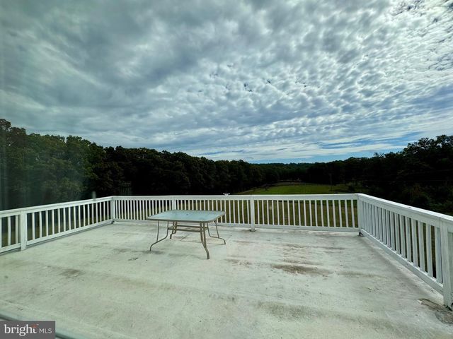 220 SNAPPY LN, Winchester, VA 22602