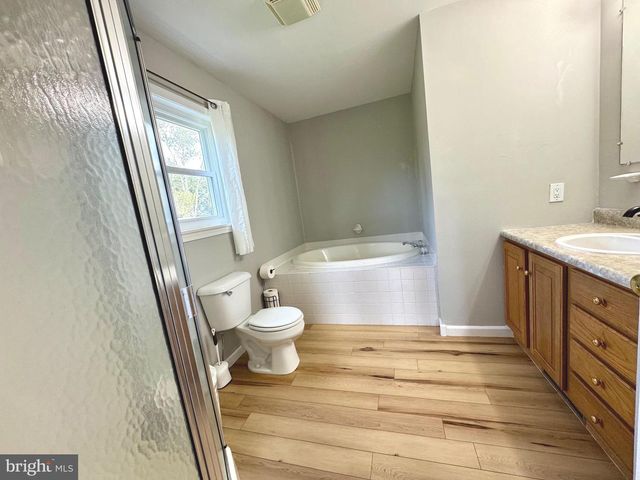 220 SNAPPY LN, Winchester, VA 22602