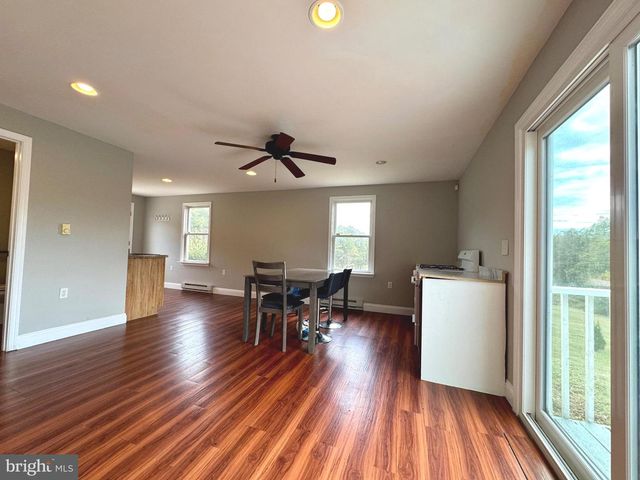 220 SNAPPY LN, Winchester, VA 22602
