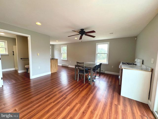 220 SNAPPY LN, Winchester, VA 22602
