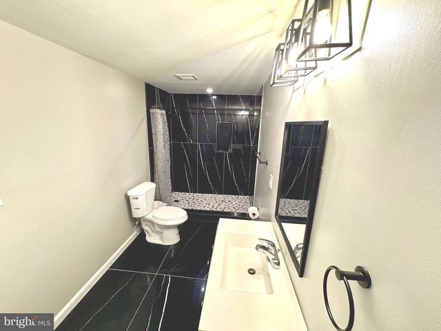 220 SNAPPY LN, Winchester, VA 22602