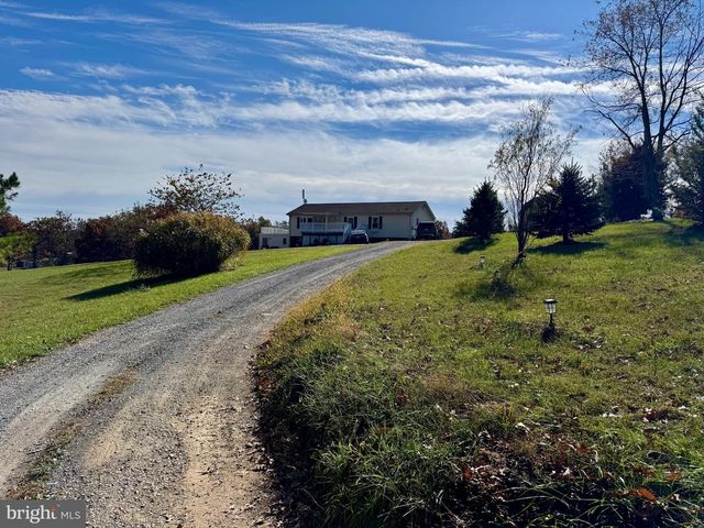 220 SNAPPY LN, Winchester, VA 22602
