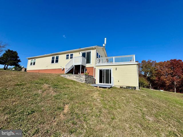 220 SNAPPY LN, Winchester, VA 22602