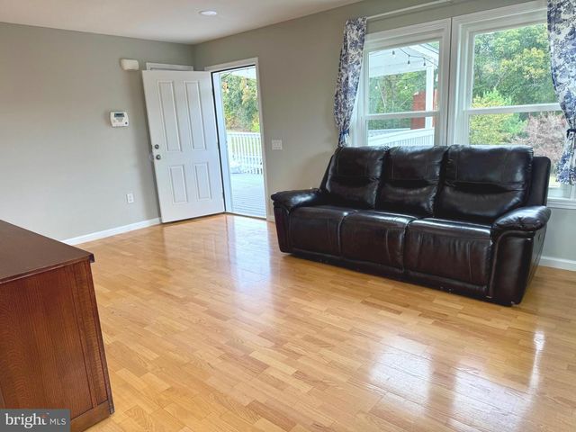 220 SNAPPY LN, Winchester, VA 22602